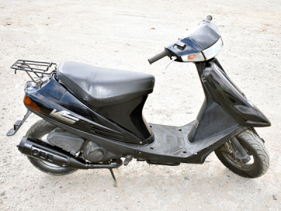 Suzuki Address V100-1