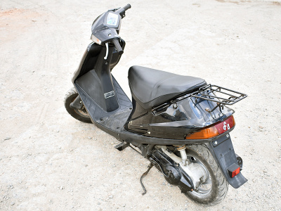 Suzuki-Address-V100-3